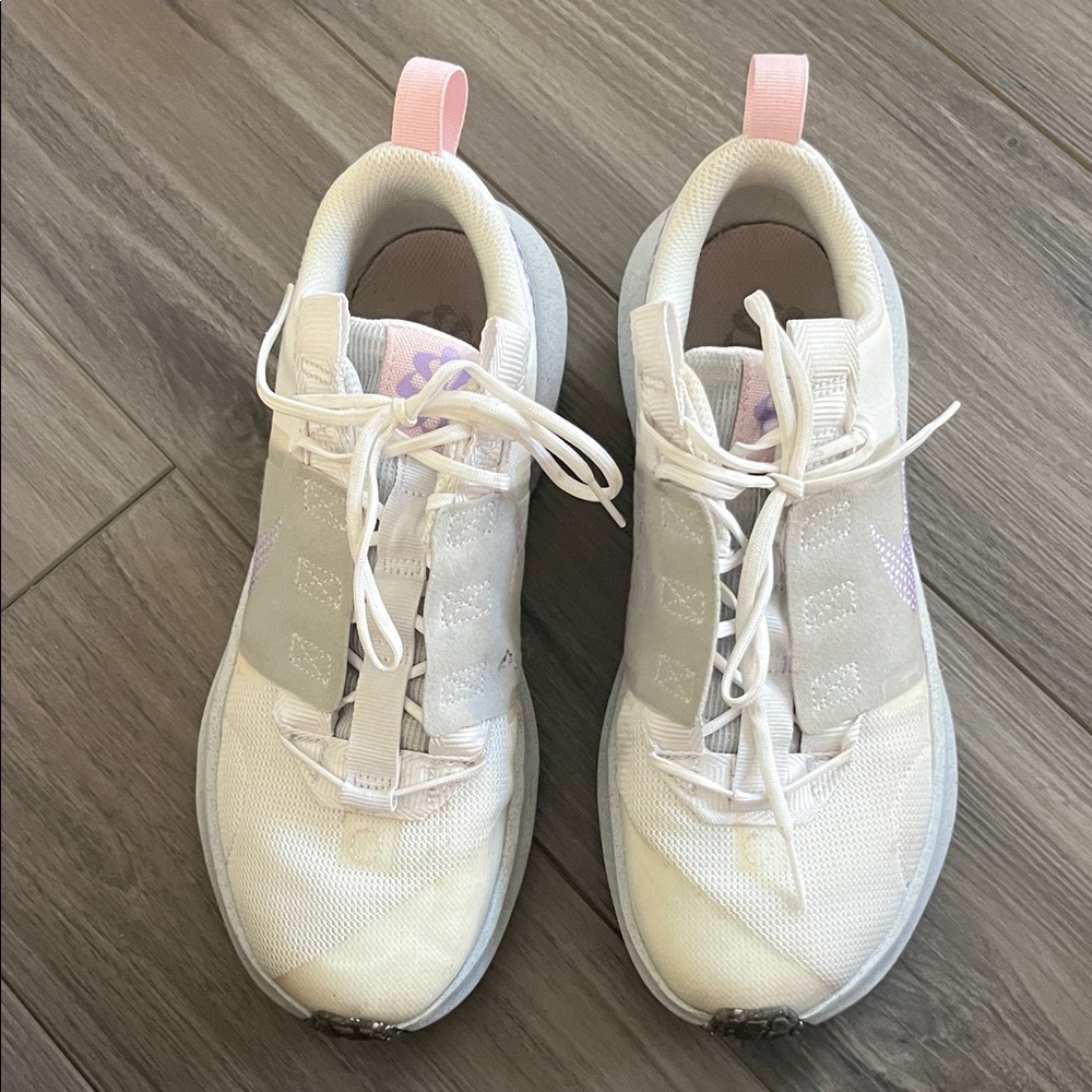 Nike Women's White and Light Pink Sneakers